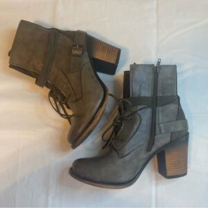 Pierre Dumas Women's Heeled Boots - Gray